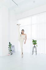 コラム ダンスキン“大人カワイイ”アクティブウェア、街着にもOK“透け感”トップス＆スリットパンツ｜写真11