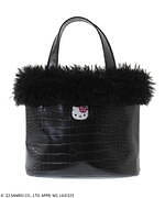 キャンディ ストリッパー×ハローキティ、“ふわふわ”ファー付きバッグ&“ギャル風キティ”のニット｜写真9