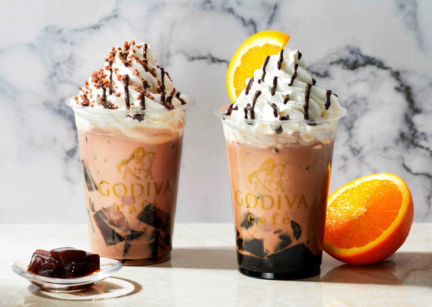 ゴディバ カフェの新作は“飲むスイーツ”、たっぷりコーヒーゼリー＆ホイップのチョコドリンク｜写真1