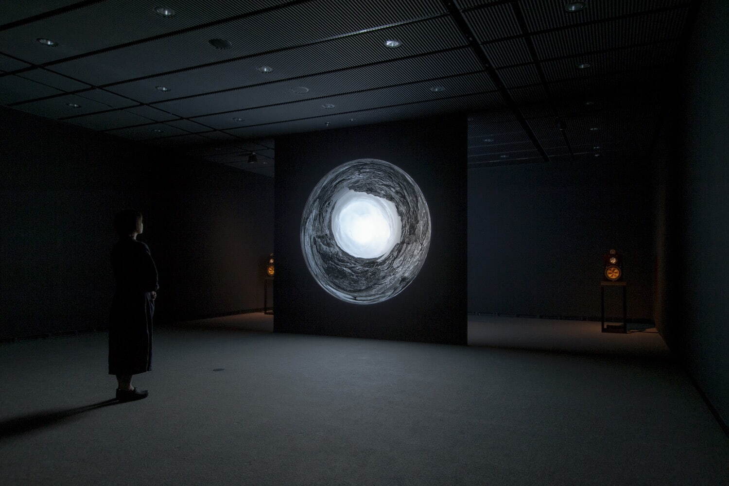 平川紀道《sunlight spectrum sonification》2022年