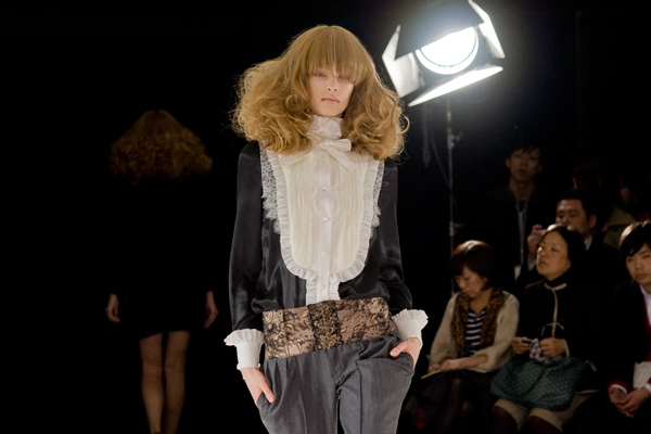 モトナリオノ(motonari ono)の2010-2011年秋冬コレクション