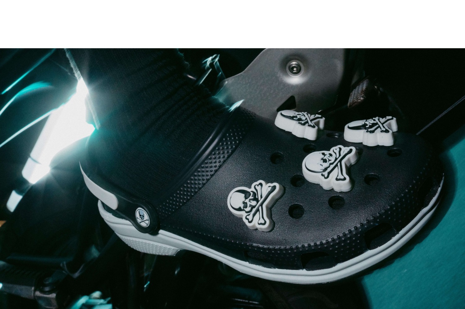 mastermind x crocs 27cmクロッグサンダル crocs Mastermind × Crocs Classic Clog Black/White