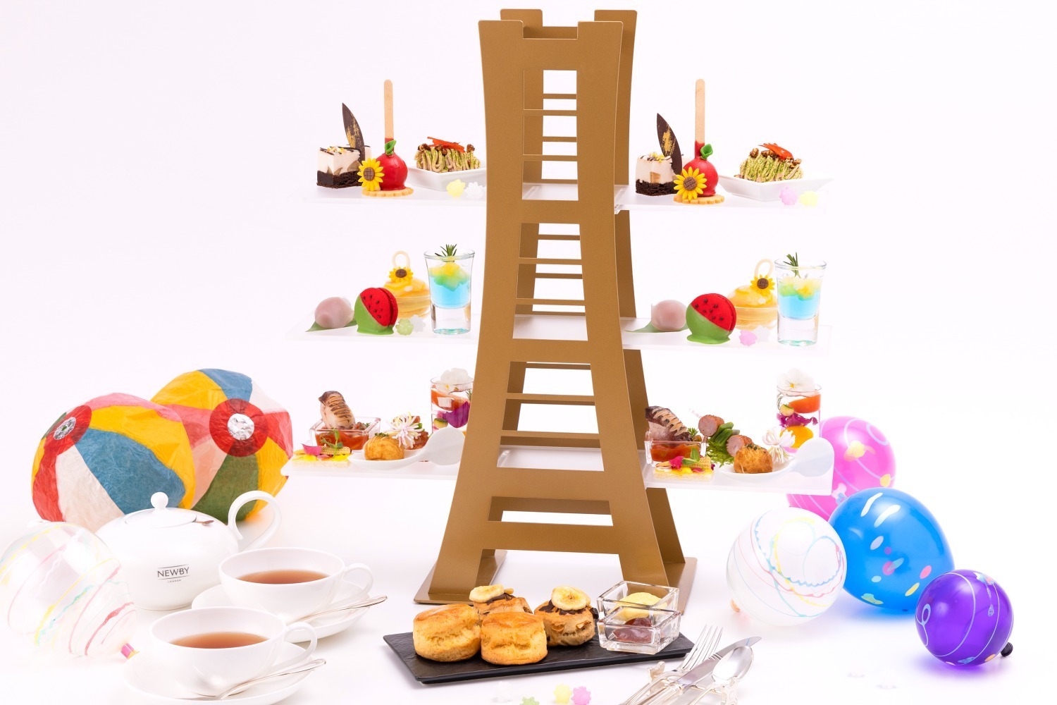 横浜ロイヤルパークホテル「夏祭り」テーマのアフタヌーンティー、リンゴ飴風ムースやかき氷風ゼリーなど