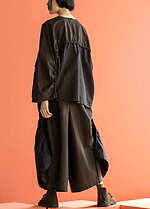 HaaT新作ウェア、“さざなみ”のような凹凸感ワンピースやランダムボーダートップ｜写真3