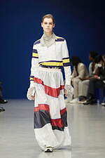 カラー 2023年春夏ウィメンズ＆メンズコレクション - わずかな歪みを内包し、順応するバランス｜写真4