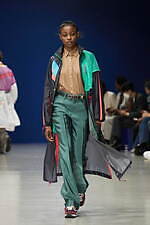 カラー 2023年春夏ウィメンズ＆メンズコレクション - わずかな歪みを内包し、順応するバランス｜写真7