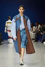 カラー 2023年春夏ウィメンズ＆メンズコレクション - わずかな歪みを内包し、順応するバランス｜写真9