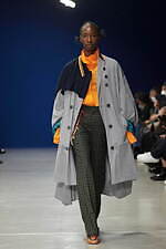 カラー 2023年春夏ウィメンズ＆メンズコレクション - わずかな歪みを内包し、順応するバランス｜写真14