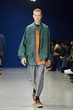 カラー 2023年春夏ウィメンズ＆メンズコレクション - わずかな歪みを内包し、順応するバランス｜写真16