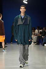 カラー 2023年春夏ウィメンズ＆メンズコレクション - わずかな歪みを内包し、順応するバランス｜写真17