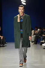 カラー 2023年春夏ウィメンズ＆メンズコレクション - わずかな歪みを内包し、順応するバランス｜写真31