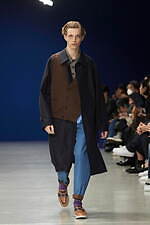 カラー 2023年春夏ウィメンズ＆メンズコレクション - わずかな歪みを内包し、順応するバランス｜写真34