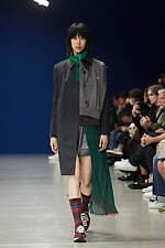 カラー 2023年春夏ウィメンズ＆メンズコレクション - わずかな歪みを内包し、順応するバランス｜写真35