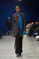 カラー 2023年春夏ウィメンズ＆メンズコレクション - わずかな歪みを内包し、順応するバランス｜写真37