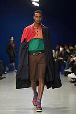 カラー 2023年春夏ウィメンズ＆メンズコレクション - わずかな歪みを内包し、順応するバランス｜写真39