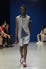 カラー 2023年春夏ウィメンズ＆メンズコレクション - わずかな歪みを内包し、順応するバランス｜写真43