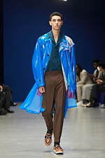 カラー 2023年春夏ウィメンズ＆メンズコレクション - わずかな歪みを内包し、順応するバランス｜写真50