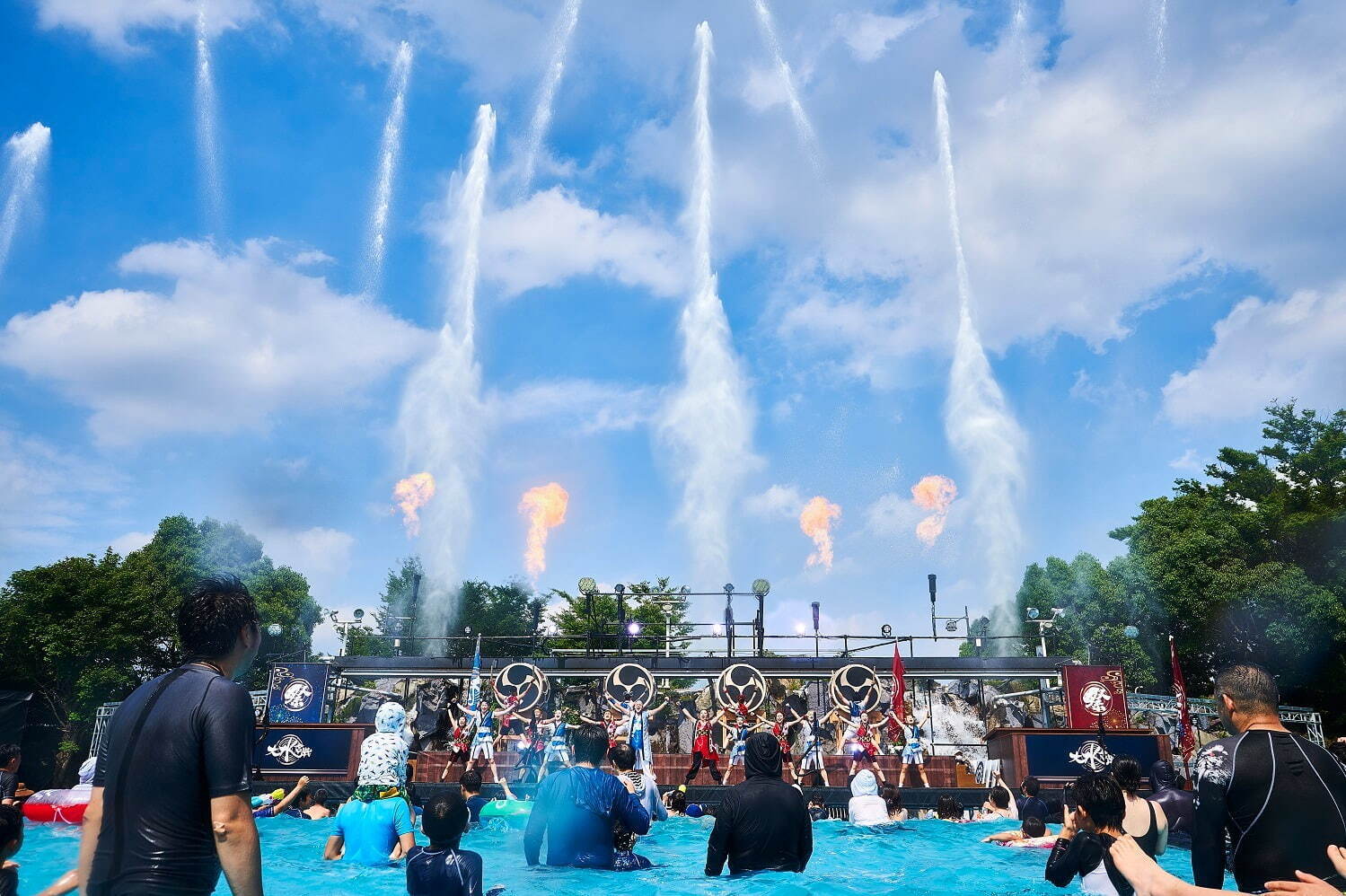 西武園ゆうえんち「大夏まつり」大花火が上がるナイトフェス＆大量の水が降り注ぐ“大水合戦”｜写真4