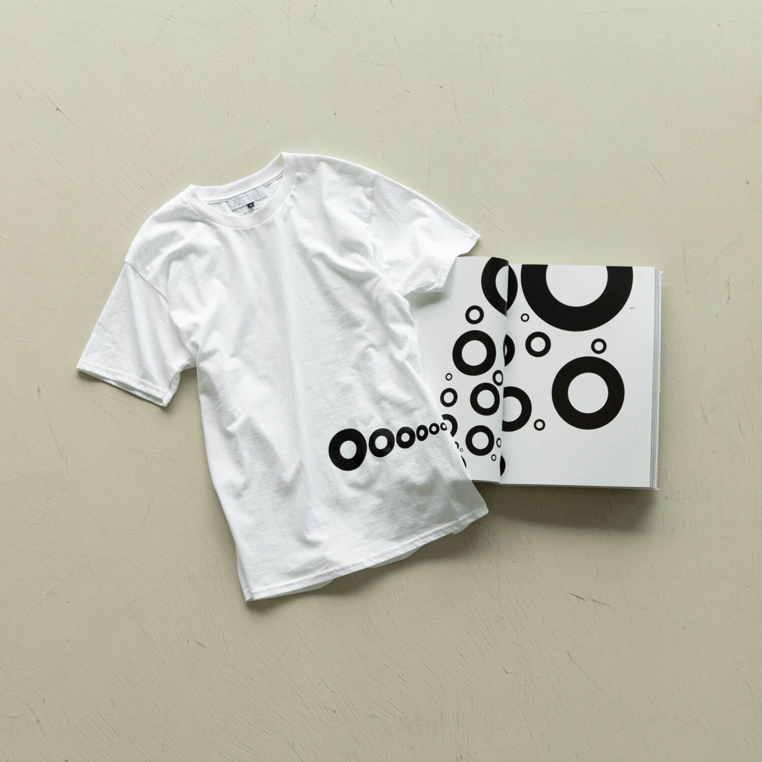 「Ooooo」Tシャツ 5,280円