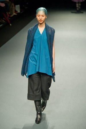 まとふ(matohu)、2010-2011年秋冬コレクション｜写真22