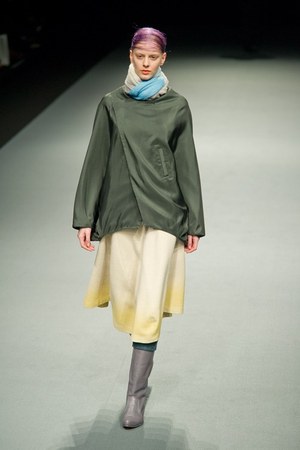 まとふ(matohu)、2010-2011年秋冬コレクション｜写真24