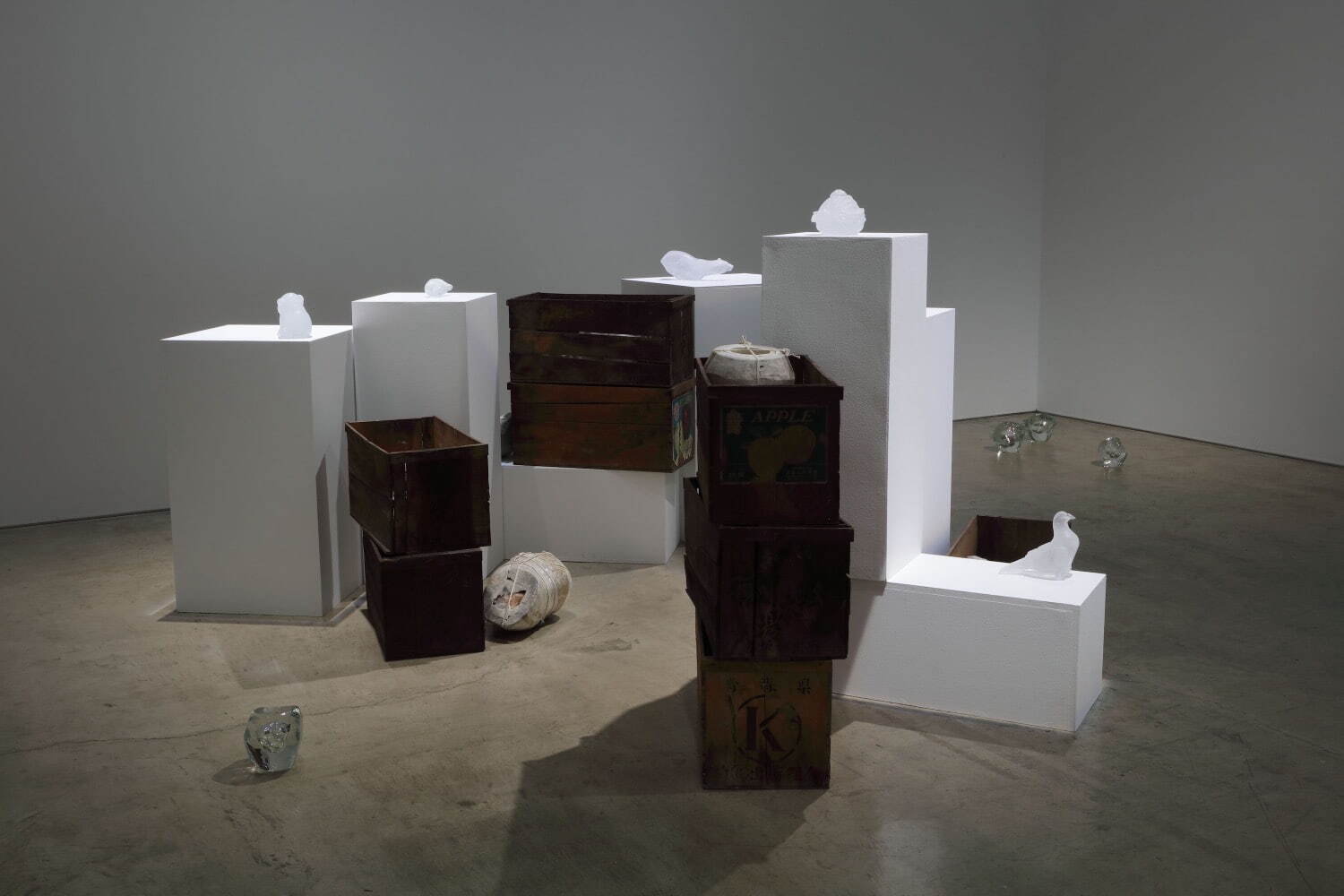 展示風景:宮永愛子展「くぼみに眠る海」ミヅマアートギャラリー、東京、2022年 撮影:宮島径