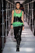 パコ ラバンヌ 2023年春夏コレクション - 未知の力に立ち向かう女性の力強さを投影｜写真3