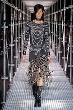 パコ ラバンヌ 2023年春夏コレクション - 未知の力に立ち向かう女性の力強さを投影｜写真33