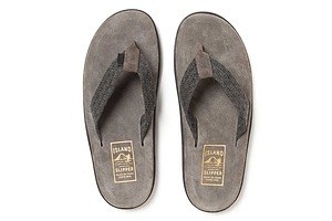 ホーボー×アイランドスリッパのコラボサンダル、ワントーンのスエード素材でアップデート