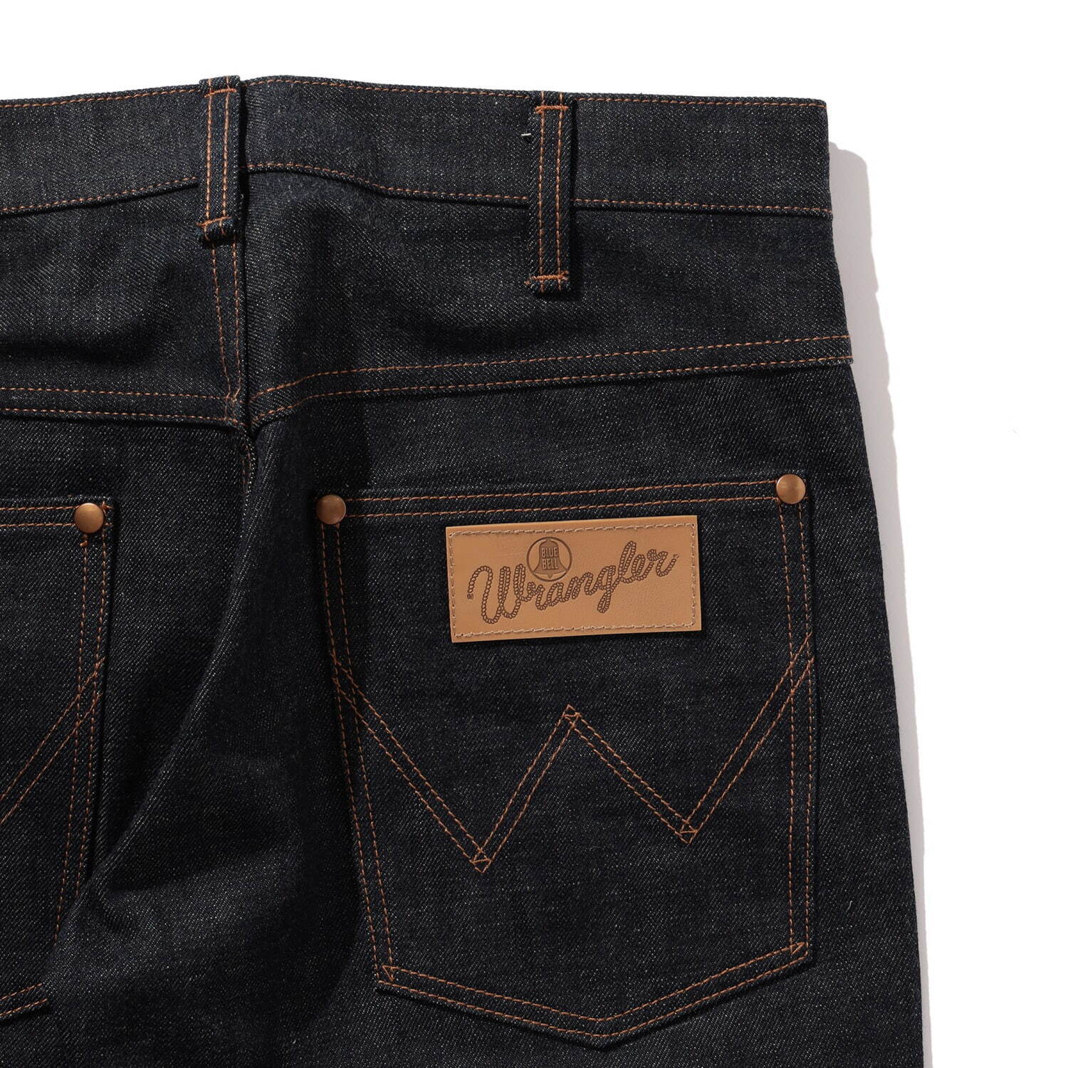 ビームス×レッド・ウィング“オールブラック”ブーツ、ディッキーズとのフレアパンツも｜写真15