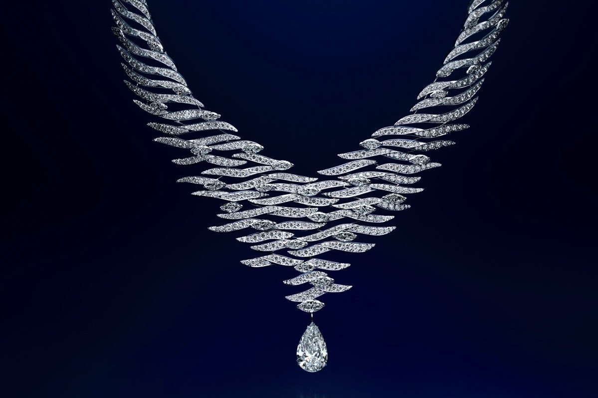 エメラルド｜ショーメ「海」着想の新作ハイジュエリー“ダイヤモンド”の輝きで波紋を表現、珊瑚モチーフも