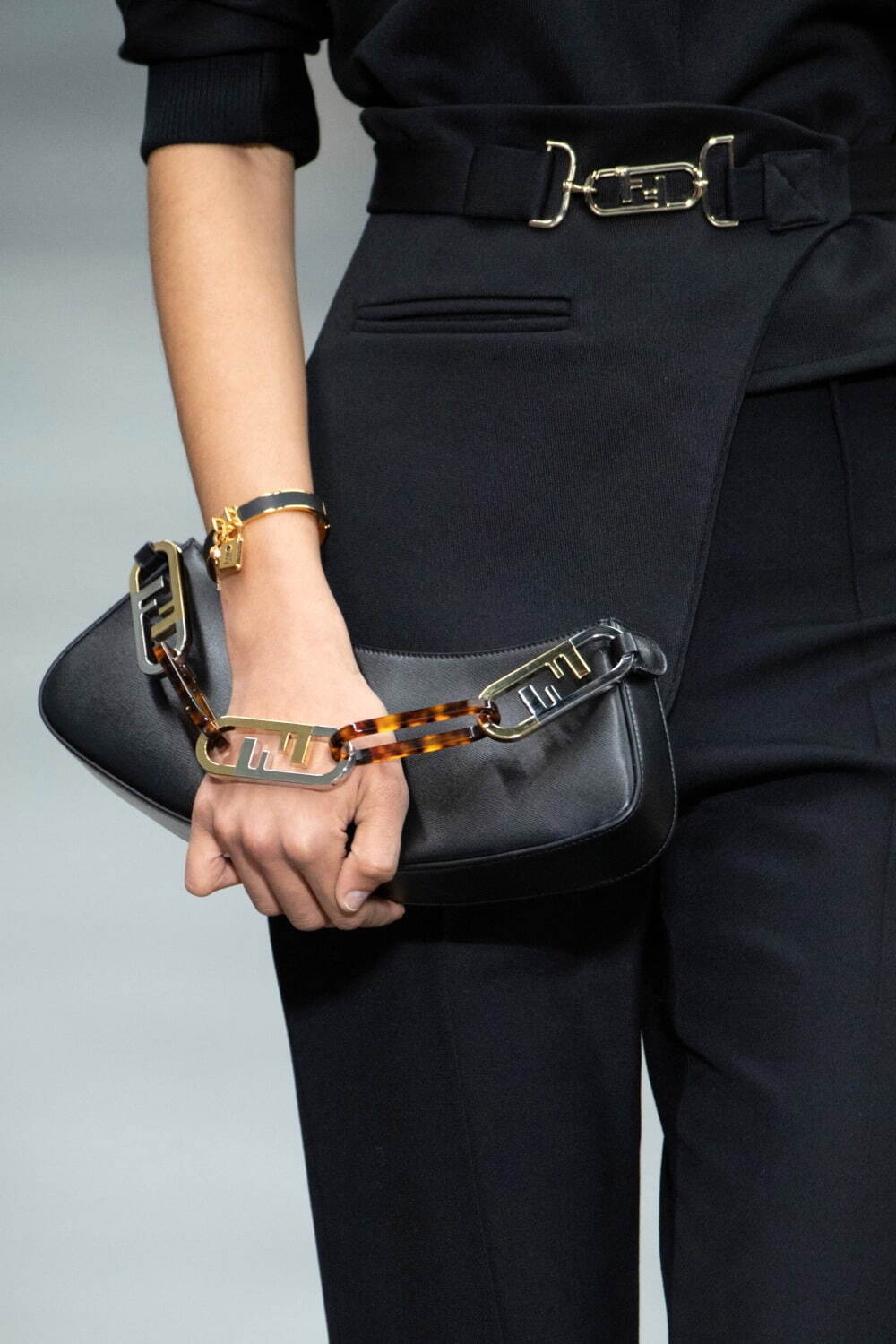 フェンディ(FENDI) オーロック｜写真21