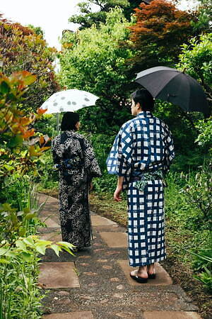 傳tutaeeのメンズ＆ウィメンズ浴衣、モノトーンの花柄や格子柄がビームス ジャパンに｜写真3