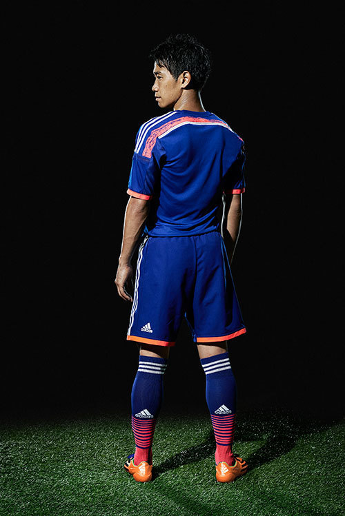 アディダスがサッカー日本代表のユニフォームをデザイン - サムライ