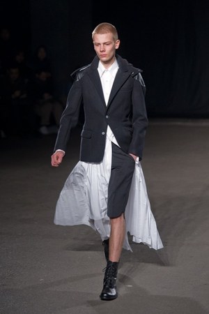 フェノメノン(PHENOMENON)、2010-2011年秋冬コレクション｜写真1