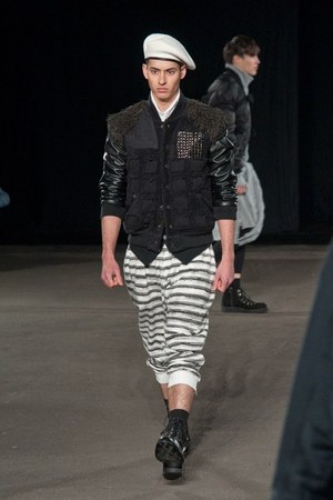 フェノメノン(PHENOMENON)、2010-2011年秋冬コレクション｜写真17