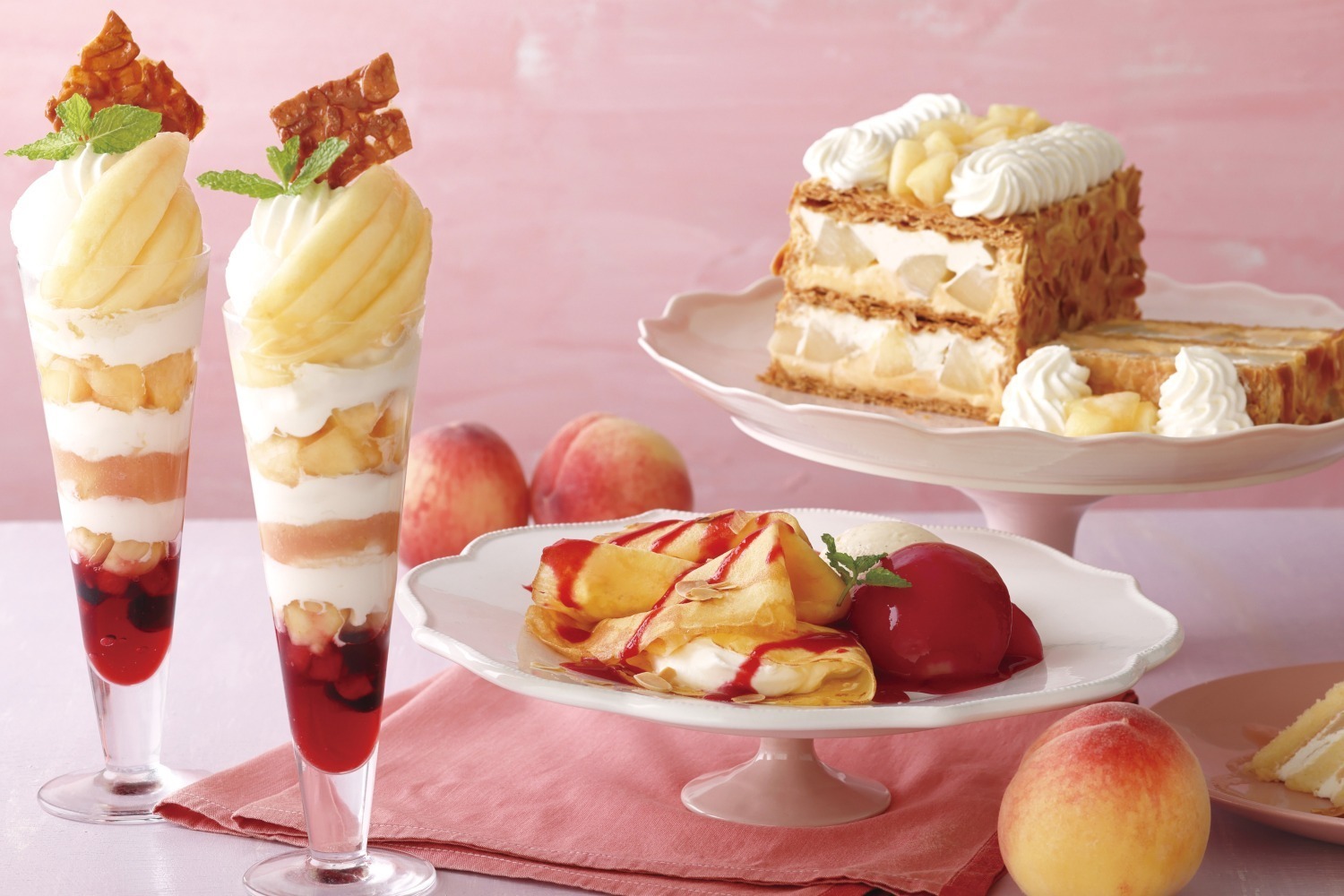 キハチ カフェ「白桃のパフェ」