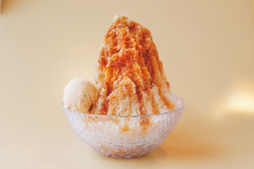 浅草の和カフェ「濃茶茶寮 一茶」限定ふわふわかき氷、豊かな風味の広がる“和紅茶”シロップ