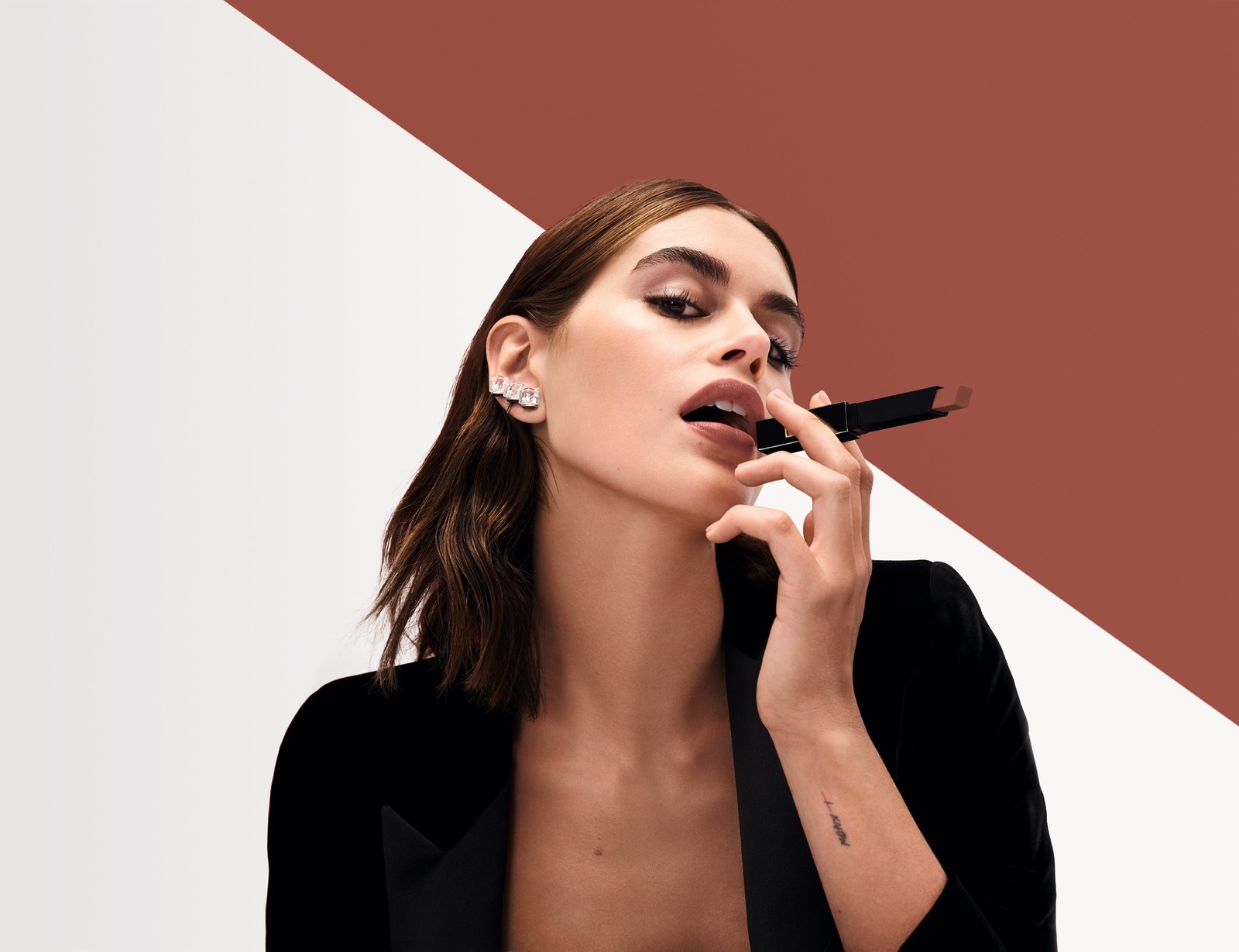 イヴ・サンローラン22年秋コスメ、スフレマットの人気リップに"スモーキングルック”着想の新色｜写真8