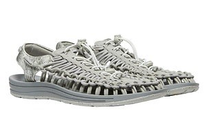 キーン×プロダクトトゥエルブ初コラボ、“石モチーフ”のメンズサンダル「ユニーク」