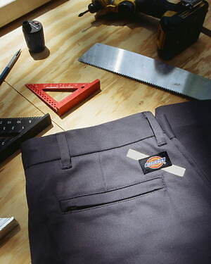 サタデーズ ニューヨークシティ×ディッキーズ、クロップド丈のテーパードパンツ＆タックワイドパンツ｜写真19