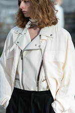 ヴェイン 2023年春夏コレクション - 不定形から形象へ｜写真4