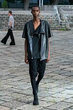 ヴェイン 2023年春夏コレクション - 不定形から形象へ｜写真17