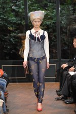 ジャズカッツェ(jazzkatze)、2010-2011年秋冬コレクション｜写真3