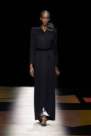 ジョルジオ アルマーニ プリヴェ(GIORGIO ARMANI PRIVÉ) 2022-23年秋冬ウィメンズコレクション  - 写真1