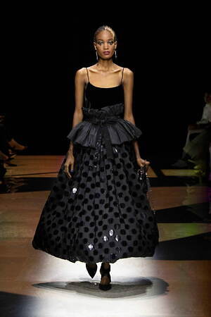 ジョルジオ アルマーニ プリヴェ(GIORGIO ARMANI PRIVÉ) 2022-23年秋冬ウィメンズコレクション  - 写真28