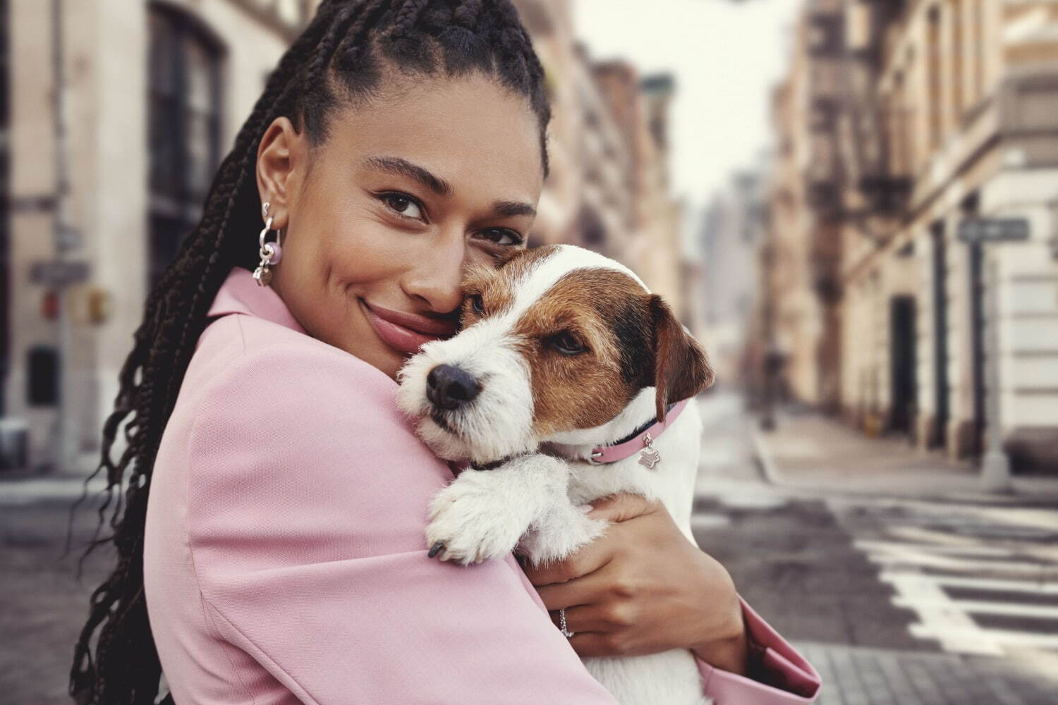 パンドラ初のペットアクセサリー誕生、“足跡やハート”タグをプラスできる犬・ねこ用首輪｜写真1