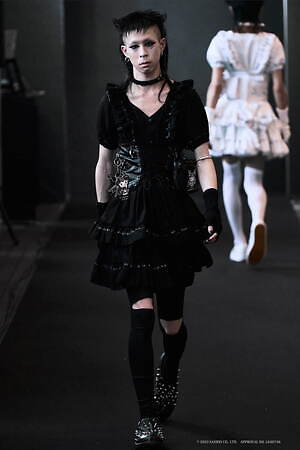 イクミ(IKUMI) 2022年春夏ウィメンズ&メンズコレクション  - 写真3