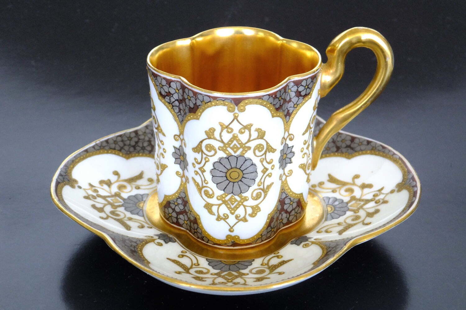 オールドノリタケの展覧会がそごう美術館で、アール・ヌーヴォーや 