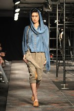 ザ ドレス アンド コー ヒデアキ サカグチ(The Dress & Co. HIDEAKI SAKAGUCHI)、2010-2011年秋冬コレクション｜写真12